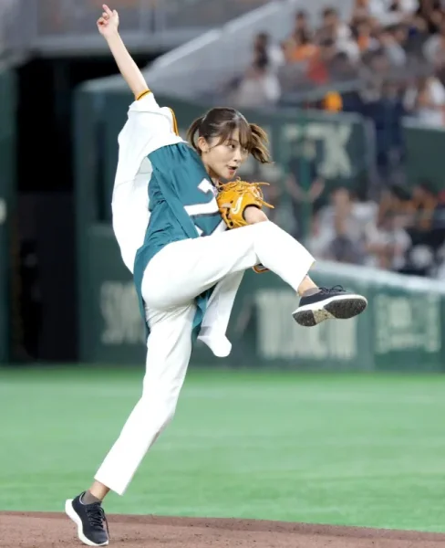 五十嵐にいか始球式